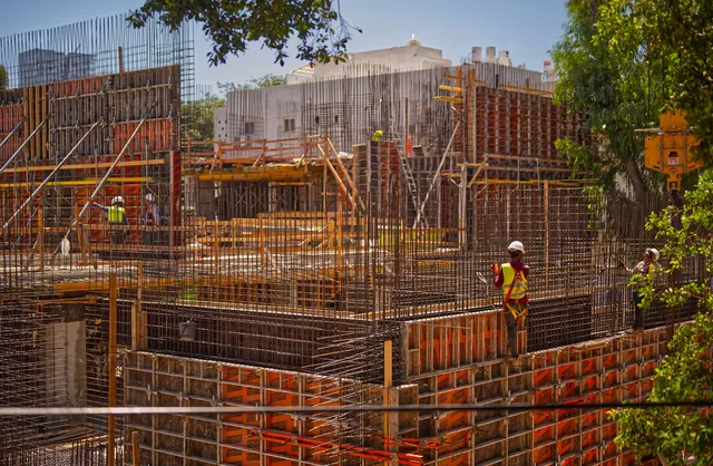 Concrete Formwork in Tel-Aviv — photograph 1